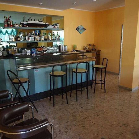 צ'סנטיקו Hotel Ines מראה חיצוני תמונה