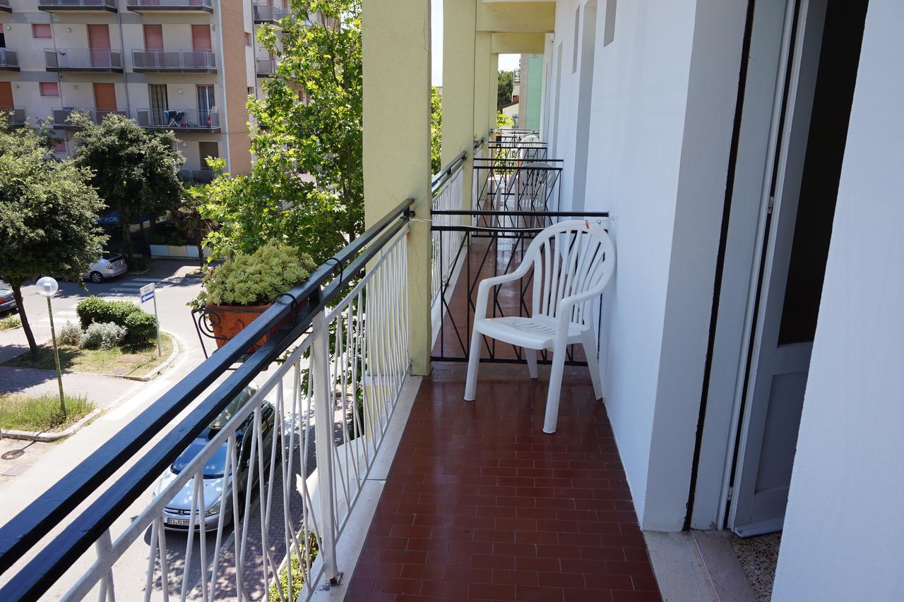 צ'סנטיקו Hotel Ines מראה חיצוני תמונה