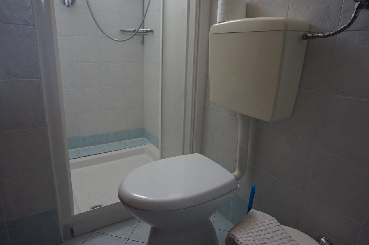 צ'סנטיקו Hotel Ines מראה חיצוני תמונה